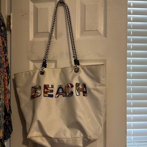 White beach bag